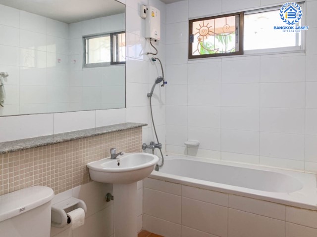 *****ทาวน์เฮ้าส์มือสองย่านนนทบุรี ทำเลโซนเมือง ม.ศุภาลัยวิลล์ ติวานนท์-รัตนาธิเบศร์  บ้านพร้อมอยู่ ฟังก์ชัน 3 ห้องนอน 2 ห้องน้ำ 1 ที่จอดรถ บนทำเลดีที่สุด! เชื่อมต่อหลายเส้นทาง ใกล้รถไฟฟ้าสายสีม่วง "สถานีศูนย์ราชการนนทบุรี" และทางด่วน "งามวงศ์วาน"